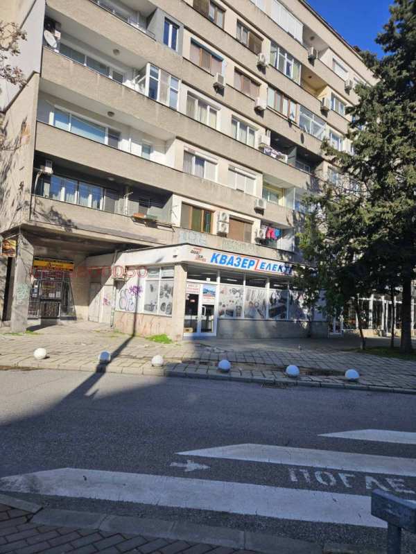 Дава под наем магазин, гр. пловдив, център