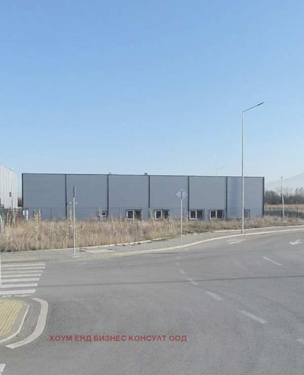 Дава под наем склад, гр. божурище, област софия област