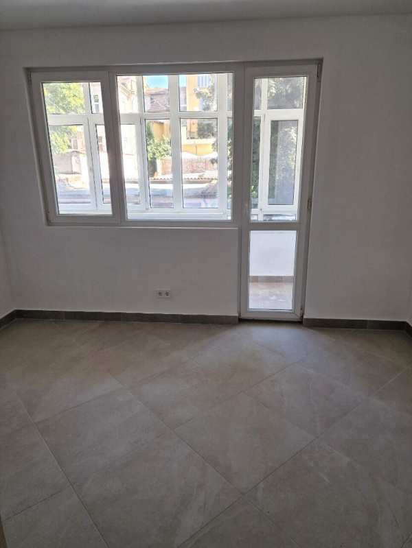 Дава под наем офис, гр. пловдив, център