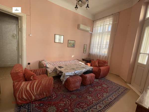 Продава етаж от къща, гр. бургас, център