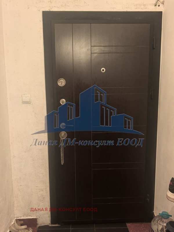 Продава 3-стаен, гр. шумен, военно училище