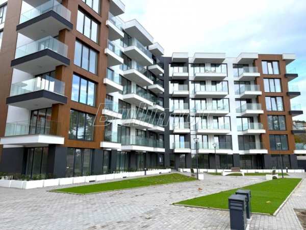 Продава бизнес имот, гр. варна, к.к. св.св. константин и елена