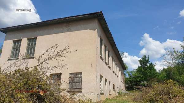 Продава пром. помещение, с. видлица, област монтана