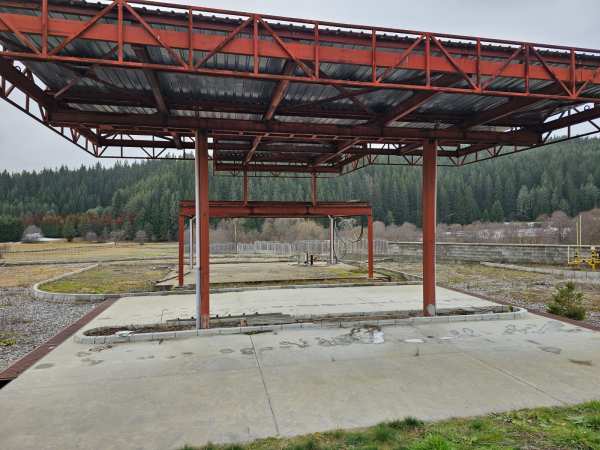 Продава бизнес имот, гр. доспат, област смолян