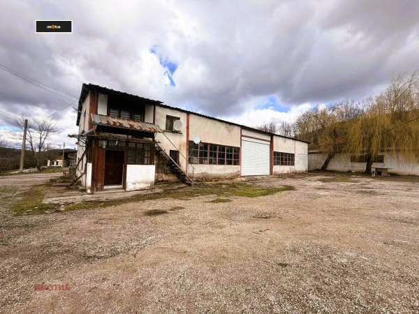 Продава бизнес имот, гр. априлци, област ловеч