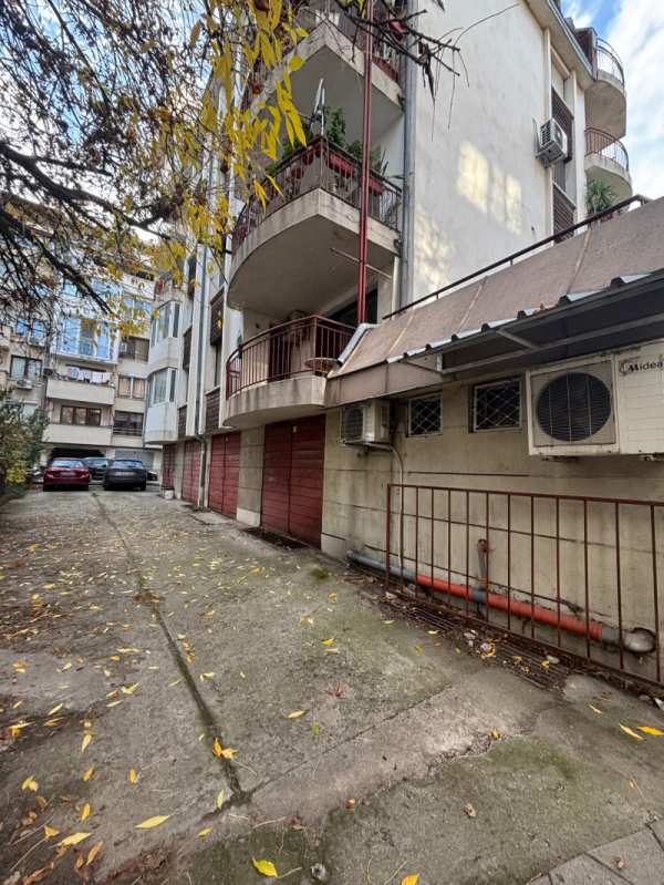 Продава гараж, паркомясто, гр. пловдив, център