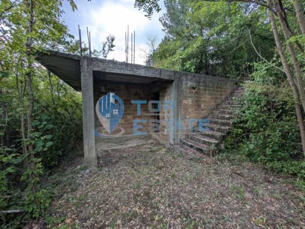 Продава вила, гр. велико търново, център