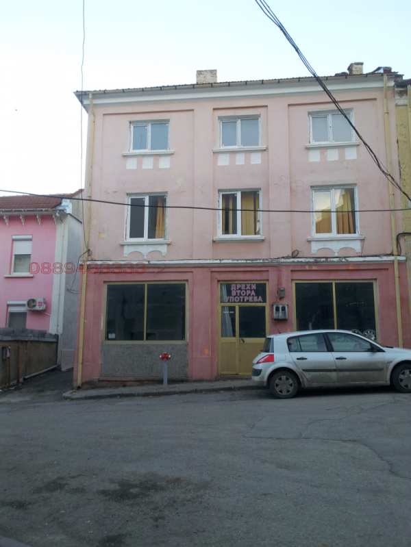 Продава  къща град Шумен, Център
      210 кв.м