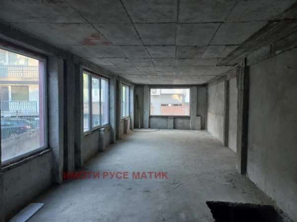 Продава  къща град Русе, Широк център
      80 кв.м