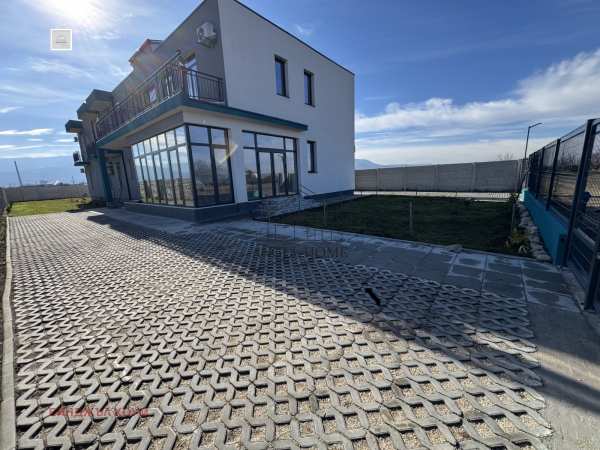 Продава бизнес имот, с. крумово, област пловдив