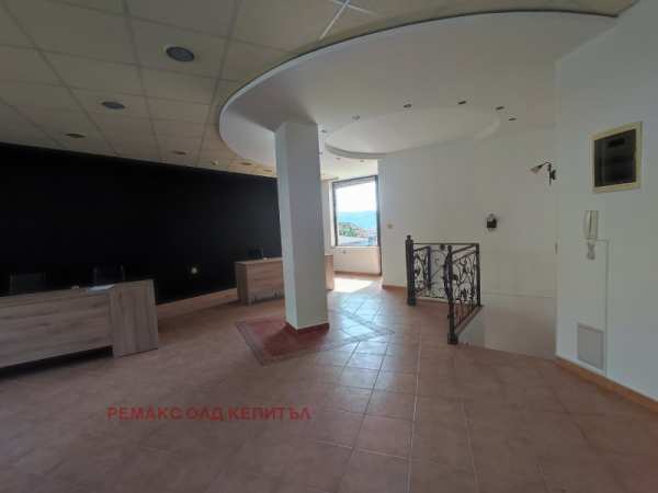 Продава  офис град Велико Търново, Център
      115 кв.м