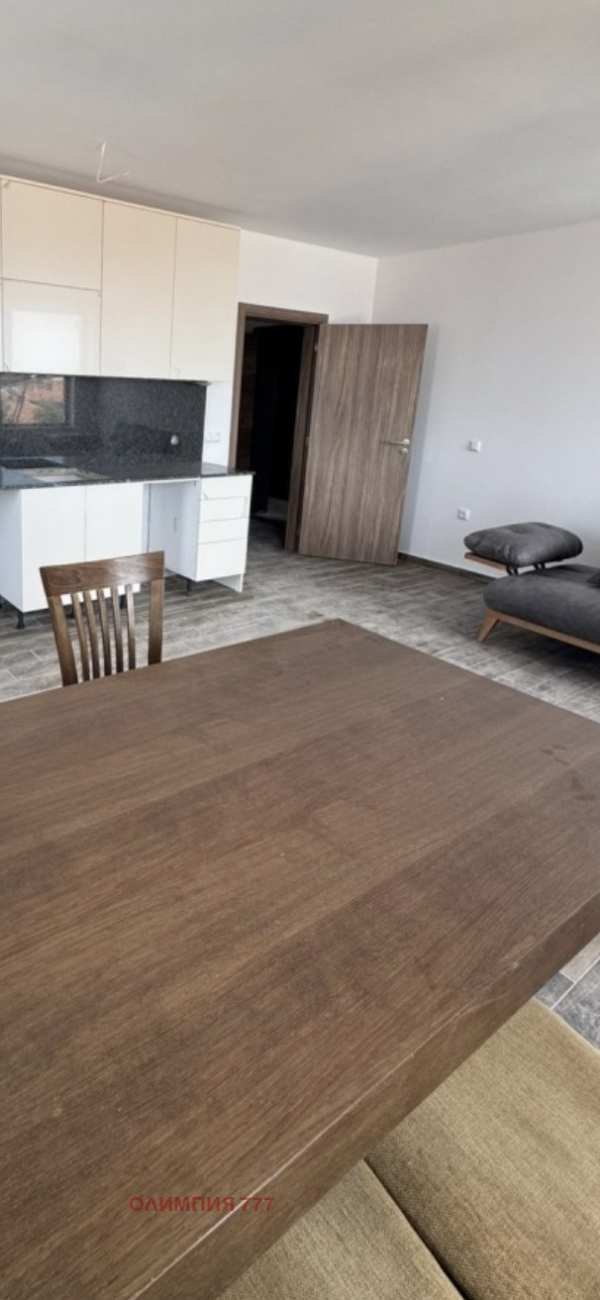 Продава 2-стаен, гр. плевен, широк център