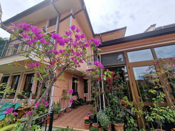 Продава хотел, гр. пловдив, старият град