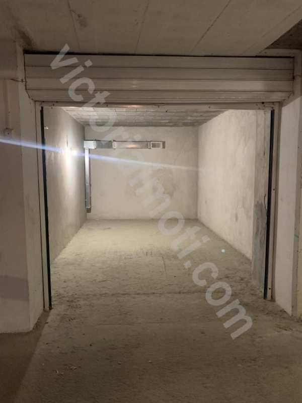 Продава  гараж, паркомясто град Велико Търново, Зона Б
      22 кв.м