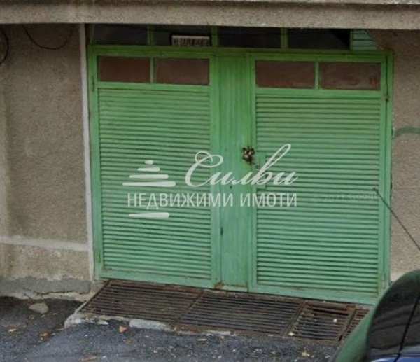 Продава  гараж, паркомясто град Шумен, Център
      15 кв.м