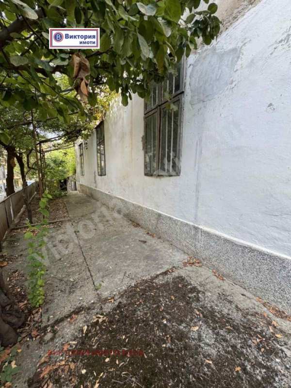 Продава етаж от къща, гр. велико търново, стара част