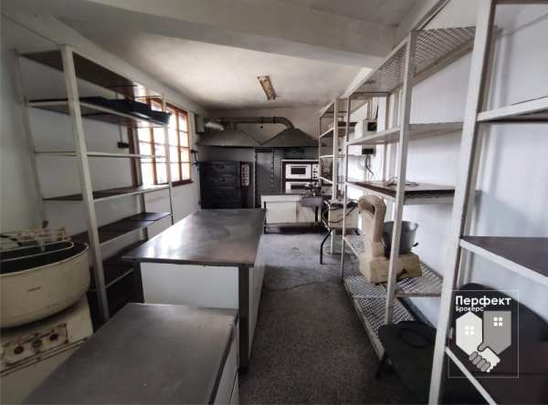 Дава под наем  пром. помещение град Велико Търново, Център
      80 кв.м