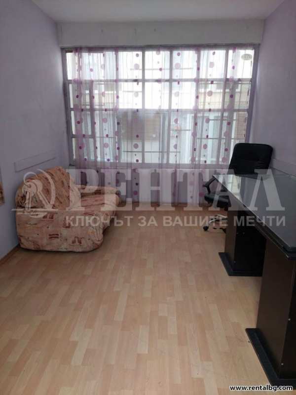 Дава под наем офис, гр. пловдив, център