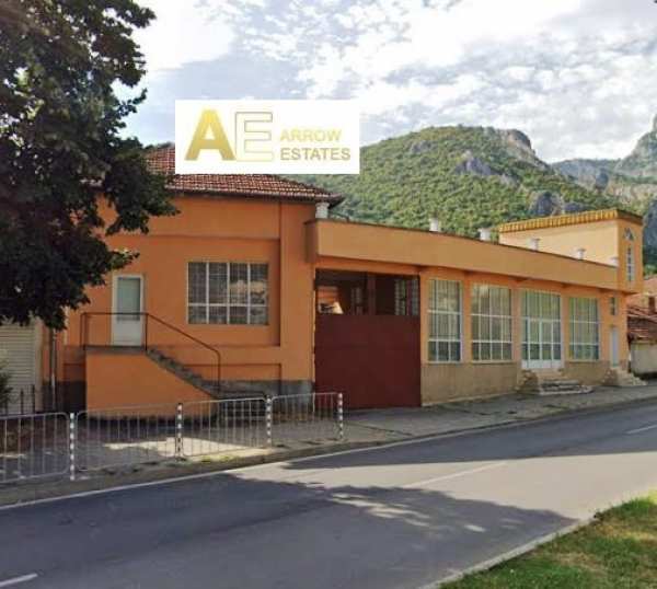 Дава под наем пром. помещение, гр. враца, център