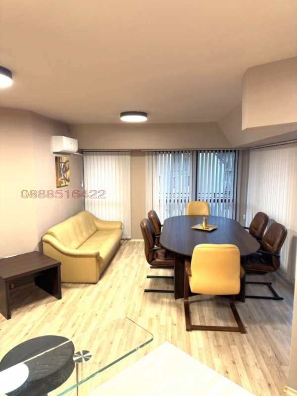 Дава под наем офис, гр. пловдив, център