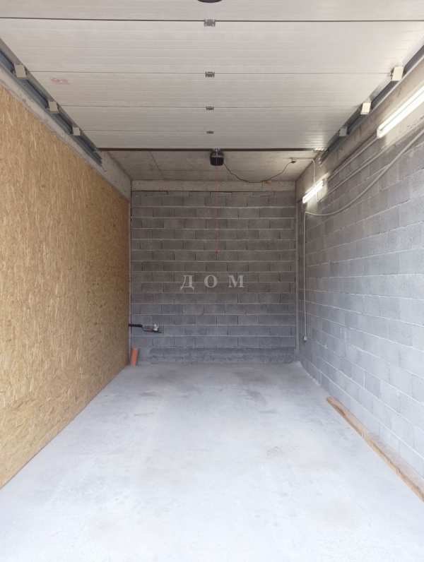 Дава под наем гараж, паркомясто, гр. шумен, пазара