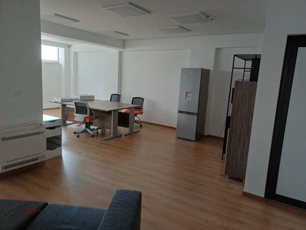 Дава под наем офис, гр. пловдив, център