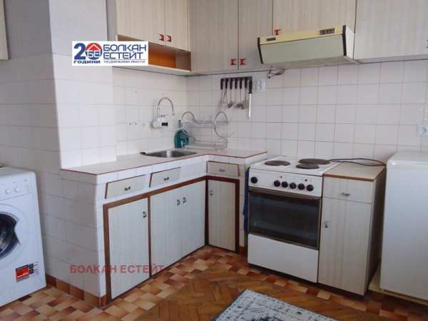 Дава под наем 3-стаен, гр. велико търново, център