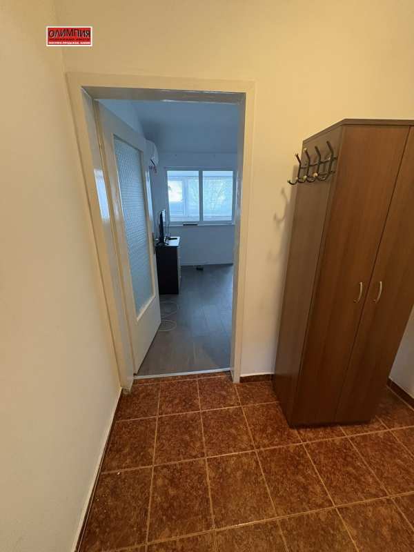 Дава под наем 2-стаен, гр. плевен, идеален център