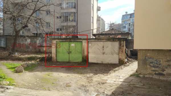 Дава под наем гараж, паркомясто, гр. пловдив, център