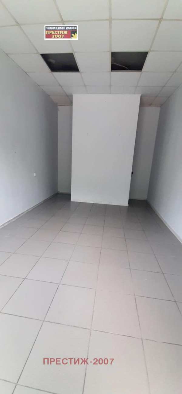 Дава под наем  магазин град Шумен, Център
      25 кв.м