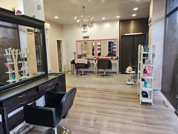 Дава под наем бизнес имот, гр. пазарджик, идеален център