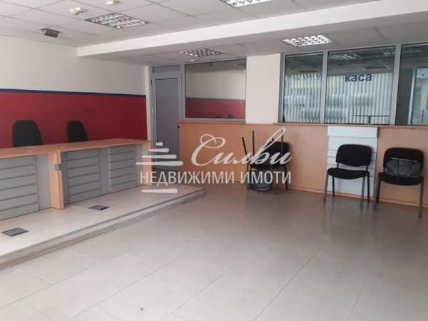 Дава под наем  офис град Шумен, Център
      247 кв.м