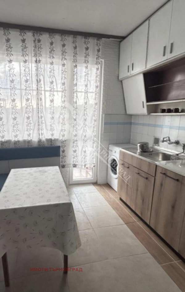 Дава под наем  4-стаен град Велико Търново, Център
      104 кв.м