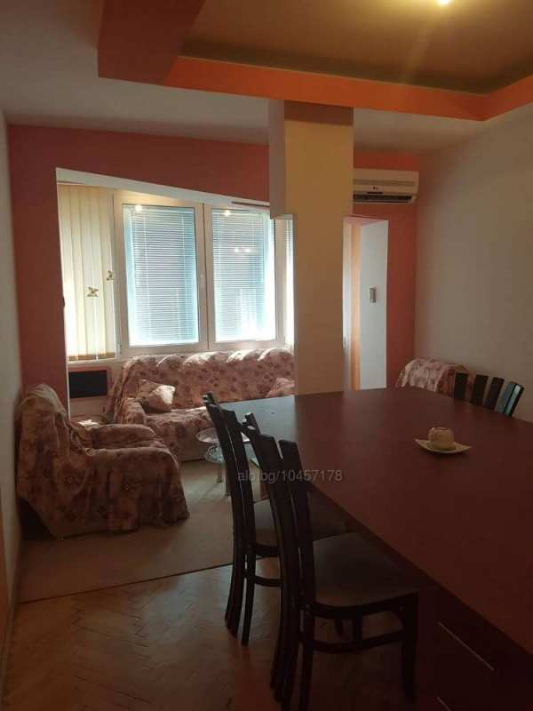 Дава под наем 3-стаен, гр. велико търново, център