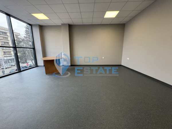 Дава под наем офис, гр. велико търново, център