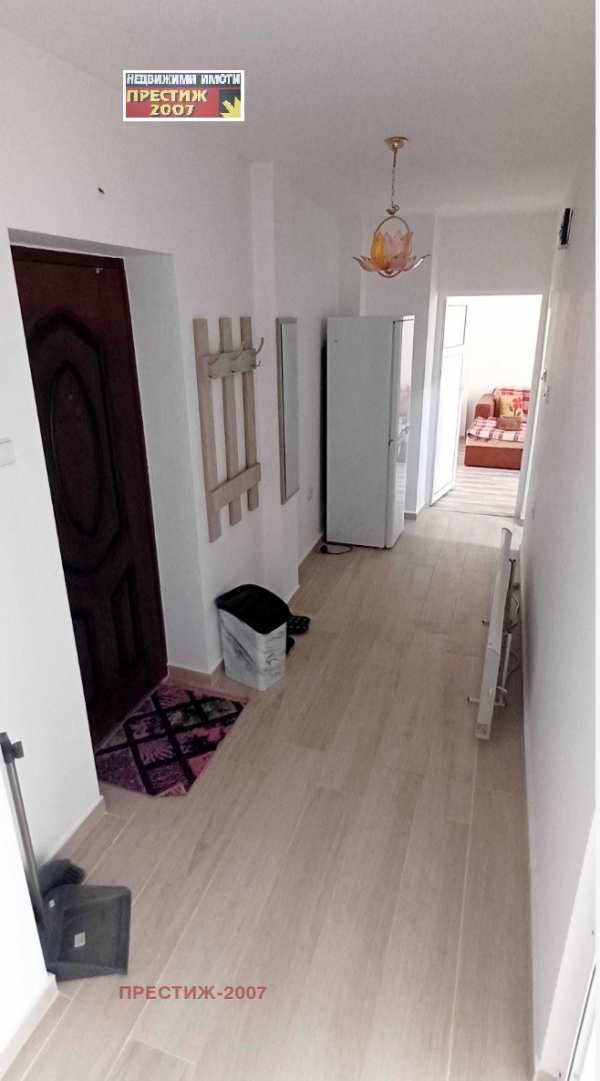 Дава под наем  3-стаен град Шумен, Болницата
      76 кв.м