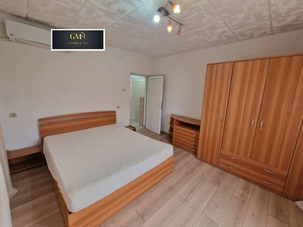 Дава под наем етаж от къща, гр. плевен, широк център