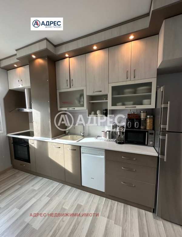 Дава под наем 3-стаен, гр. велико търново, център