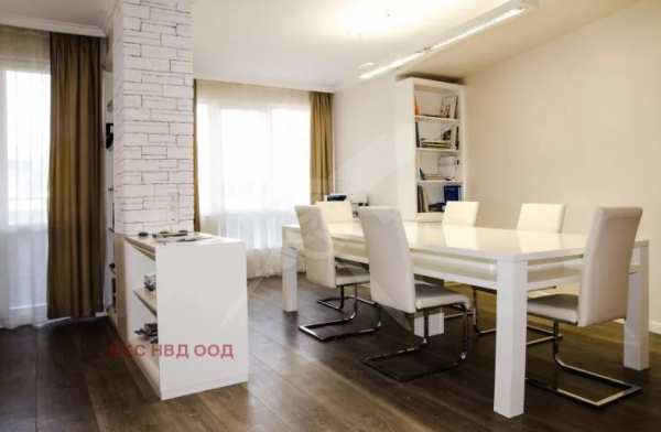 Дава под наем офис, гр. пловдив, център