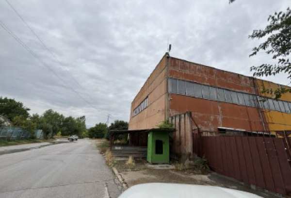 Продава пром. помещение, гр. мездра, област враца