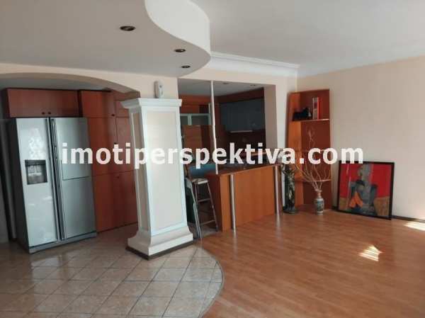 Продава 3-стаен, гр. пловдив, център