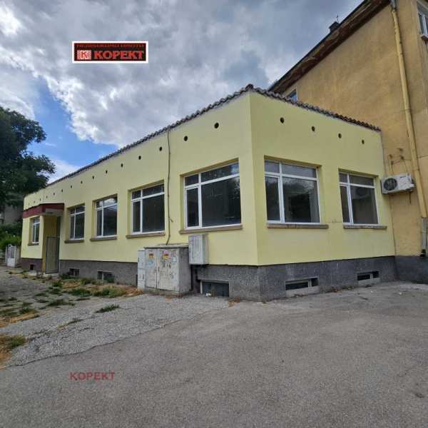 Продава пром. помещение, гр. левски, област плевен