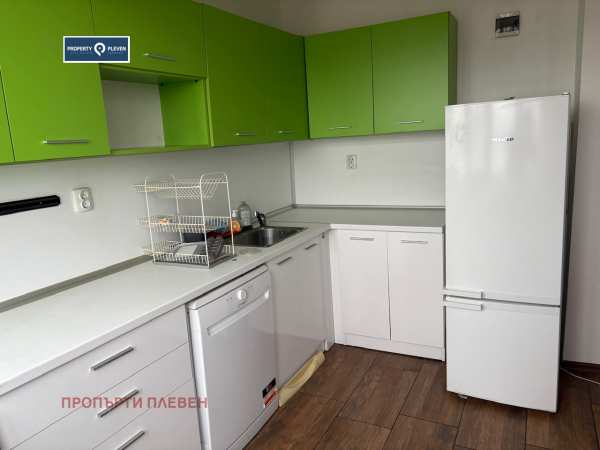 Продава 3-стаен, гр. плевен, широк център