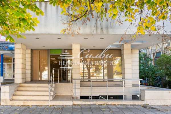 Продава магазин, гр. шумен, център