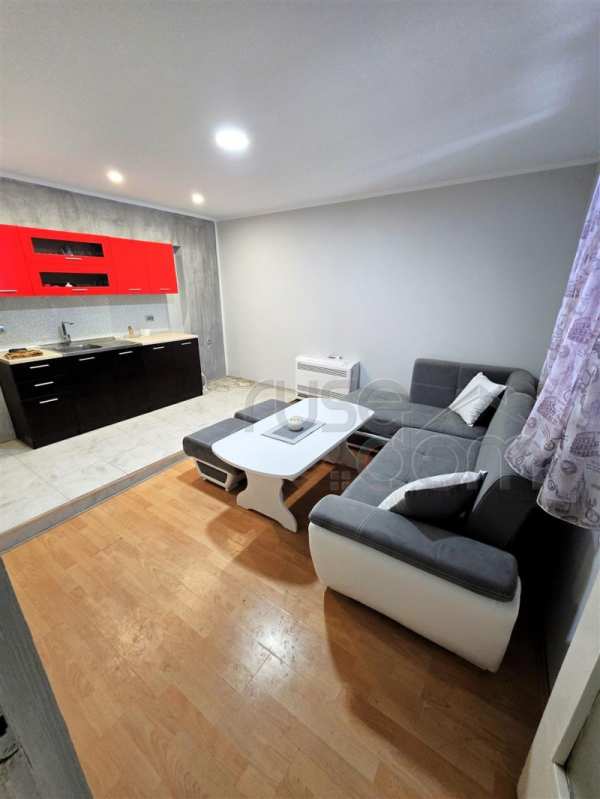 Продава етаж от къща, гр. русе, център