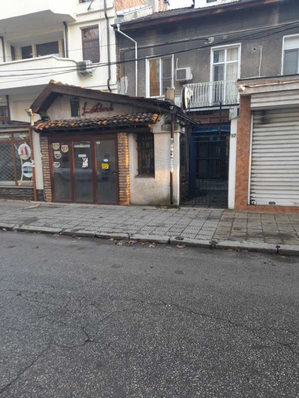 Продава етаж от къща, гр. пловдив, център