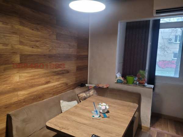 Продава  3-стаен град Пловдив, Кючук Париж
      80 кв.м