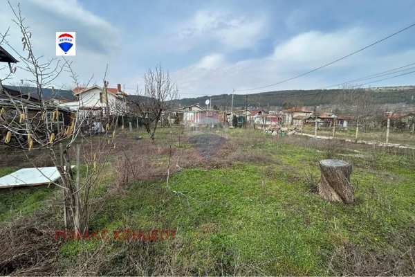 Продава парцел, гр. шумен, м-т под манастира