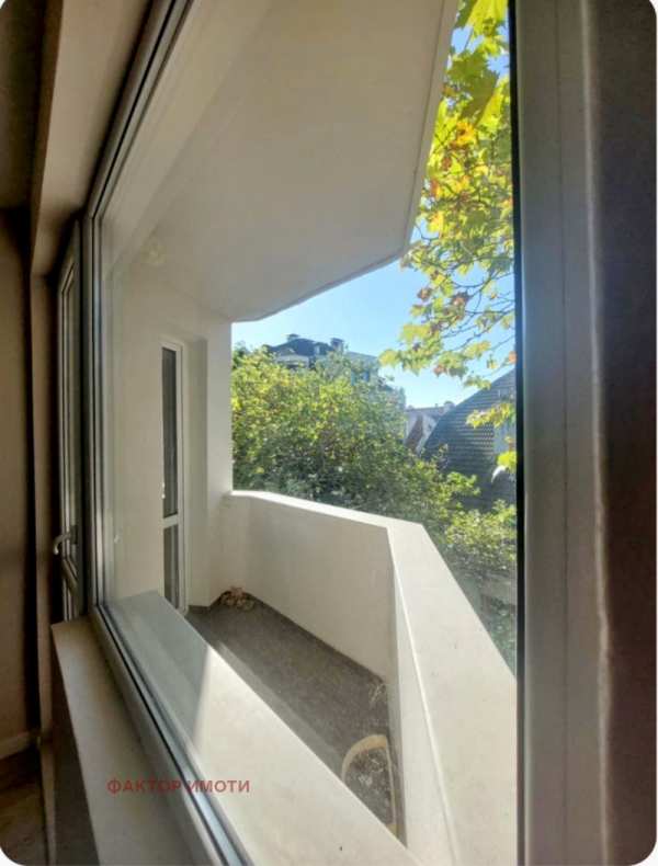 Продава 3-стаен, гр. варна, спортна зала