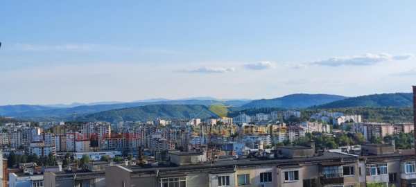 Продава 4-стаен, гр. велико търново, център